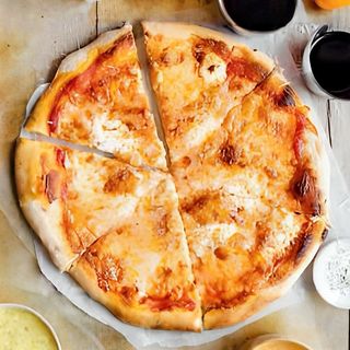 პიცა ოთხი ყველით