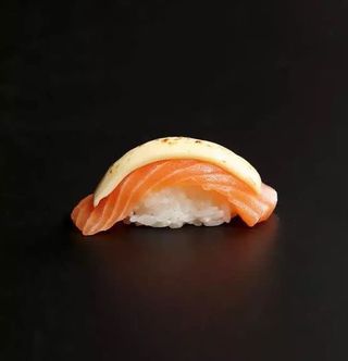 13. Salmón Cheddar (2 Pzs.)