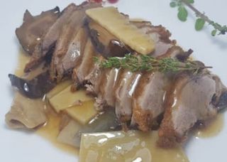 134 Anatra con bambù funghi