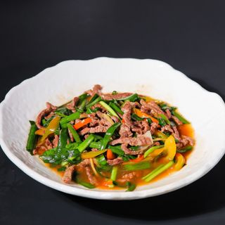 Straccetti di manzo con erba cipollina