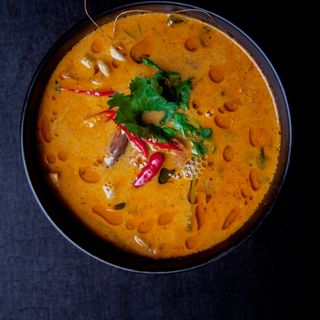 Tom Yum Soup (Seafood Large)
