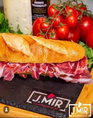 Bocadillo De Jamón Ibérico Con Aceite De Oliva 