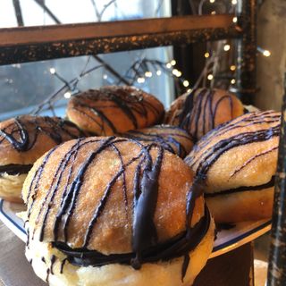 Mini Bombas Con Crema De Chocolate