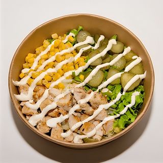 Салата с печено месце