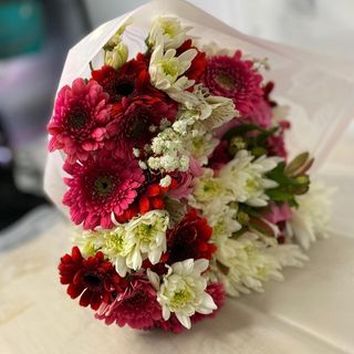 Joyful Blooms: A Lively Mix of Gerbera, Mums, and Alstroemeria