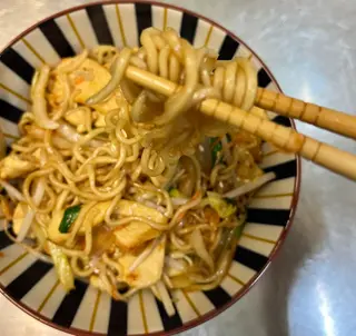 Yakisoba Con Pollo 