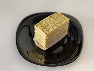 Pastel Con Pistacho Y Nueces