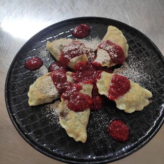 Pierogi z truskawkami 8szt