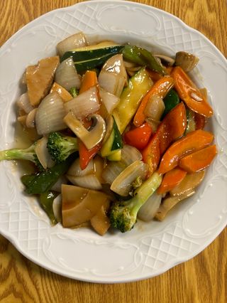 Verdura variada salteada