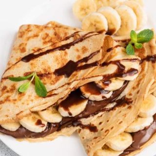 Crep Artesanal Rellena De Plátano Y Chocolate