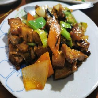 Pato en Salsa Verde y Bambú