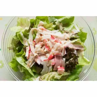 Ensalada Con Carne De Cangrejo