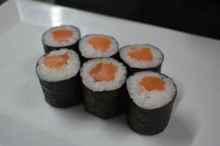 Dashi Salmon Maki (120g)