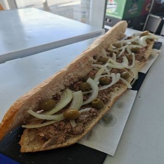Bocadillo Olivero (Entero)
