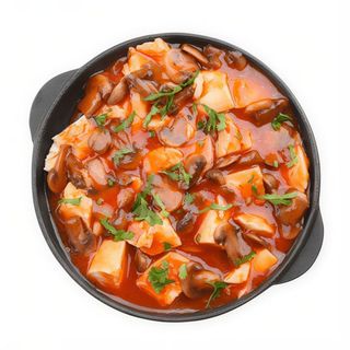 Pollo A La Cazadora, Papas Y Ensalada