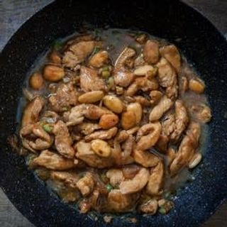 Pollo Con Almendras