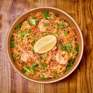 Pad thai krewetki