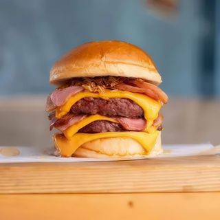 TRIPLE CHEESEKETA
