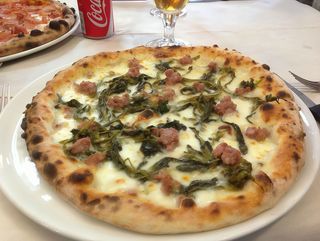 PIZZA FRIARIELLI E SALSICCIA
