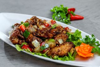 Alitas De Pollo 5 Especies Ahumadas Con Jazmín, Sal Y Pimienta