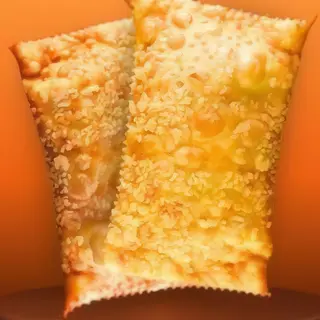 Pastel frango queijo