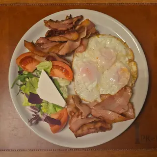 Bacon and eggs doručak