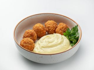 Фрикадельки з картопляним пюре