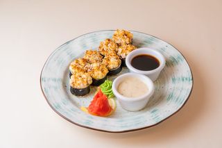 Креп ролл "Запеченный с лососем и креветками"