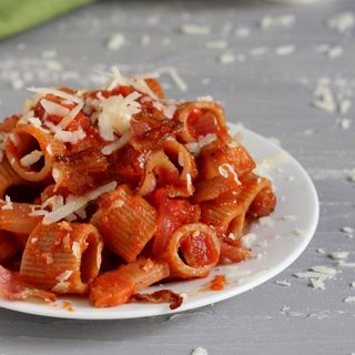 MEZZE MANICHE ALL'AMATRICIANA 