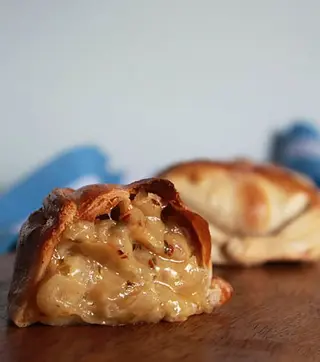 Empanada Fugazzeta 