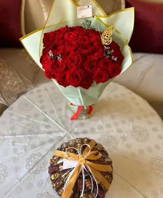 باقة ورد حمراء 