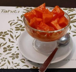 Papaya Troceada Con Zumo Naranja Natural (16 oz.) 