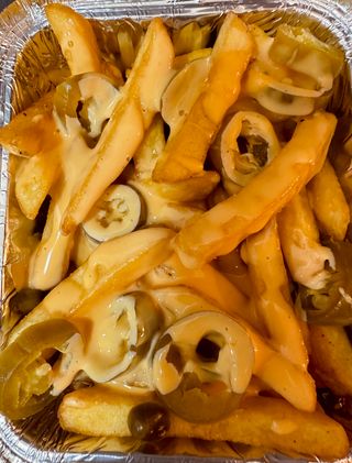 ფრი ცხელი ყველის სოუსით 