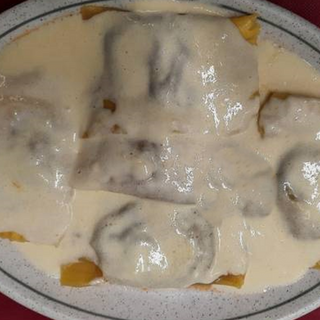 Tortelloni Verduras  y Carne Al Formaggio