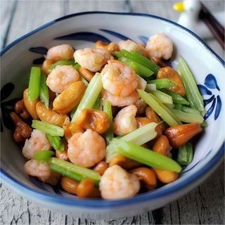 120. Gamberi anacardi e sedano 西芹腰果虾仁
