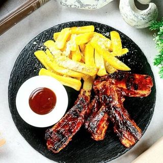 BBQ rebarca s krumpirićima u pecorino romano siru, BBQ umak