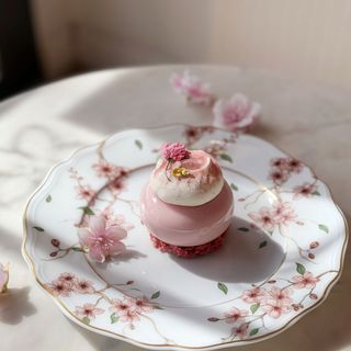 Postre Sakura fresa latte