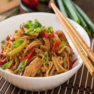 Chilli Garlic Noodles with Chicken