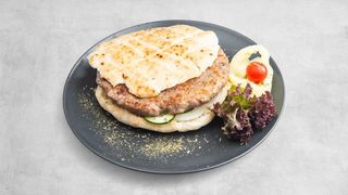 Gurmanska pljeskavica u lepinji 240g