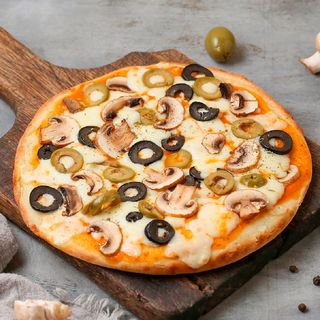 Մինի պիցցա ձիթապտղով և սնկով