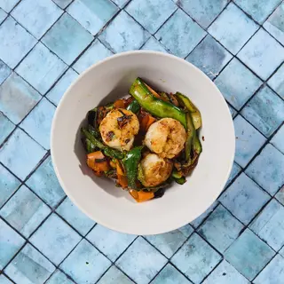 Gamberi spadellati con julienne di verdure