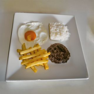 Hambúrguer em Prato