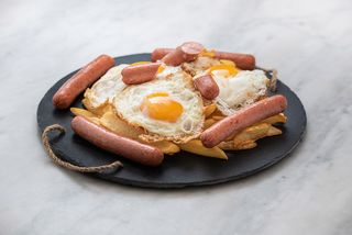 Salchichas Con Huevos Y Patatas