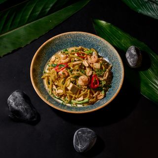 კვერცხის პად ტაი კრევეტით 