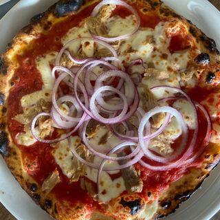 Pizza De Atún Y Cebolla