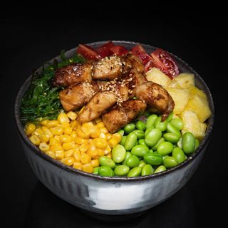 Poke bowl cu pui
