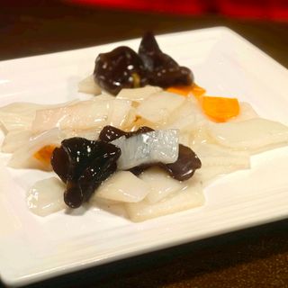 Yam saltato con funghi