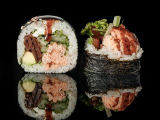 Futo z grillowanym łososiem (6 szt.) (260g)