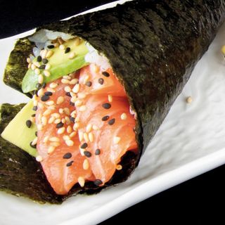 150.Temaki sake avocado