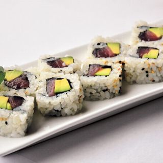 53. Uramaki tonno avocado